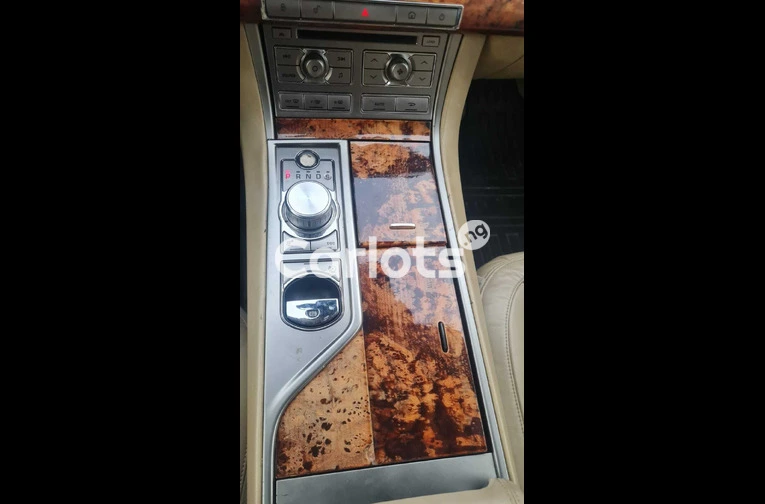 Nigerian Used 2010 Jaguar XF - 3/7
