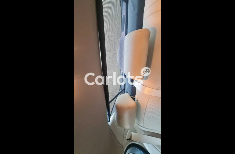 Nigerian Used 2010 Jaguar XF - 5/7