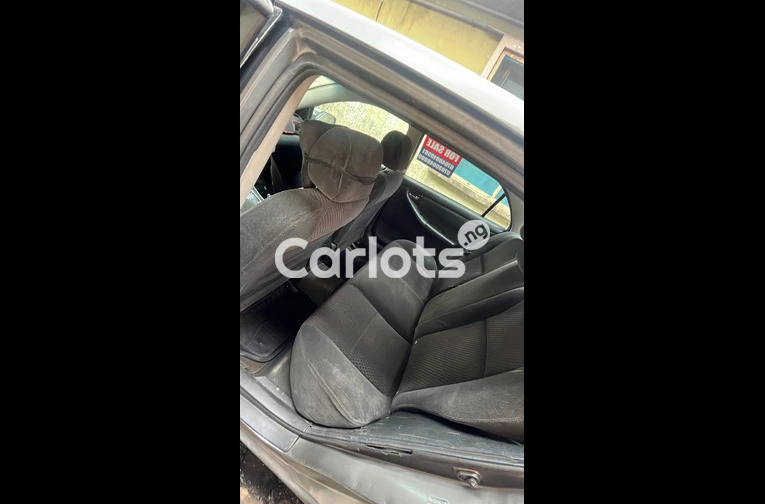 Local used Toyota Corolla sport - 2/6