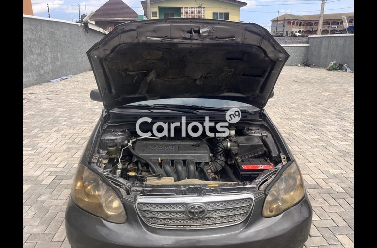 Local used 2005 Toyota Corolla sport for sale in Akowonjo, Lagos - thumbnail 7