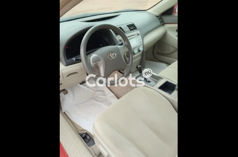 Toyota Camry 2010 - 3/5