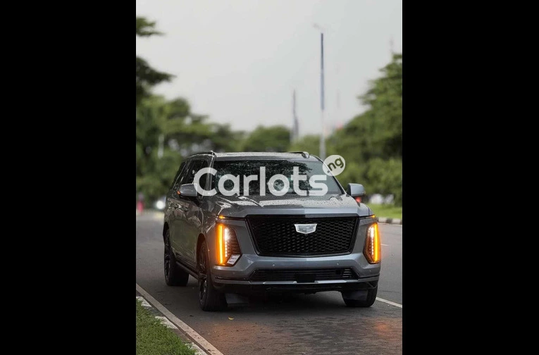 2025 CADILLAC ESCALADE 600 MODEL - 3/7