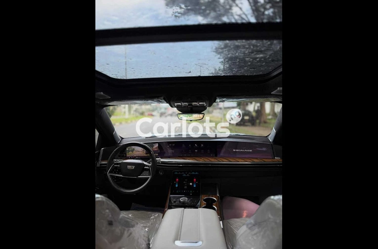 2025 CADILLAC ESCALADE 600 MODEL - 4/7