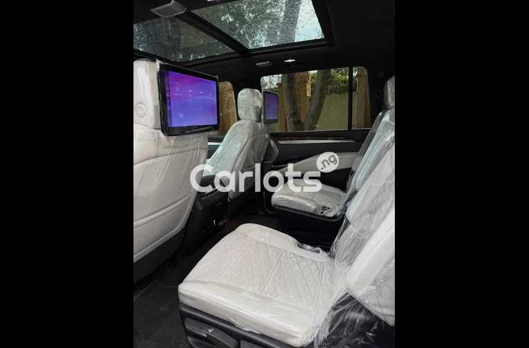 2025 CADILLAC ESCALADE 600 MODEL - 6/7