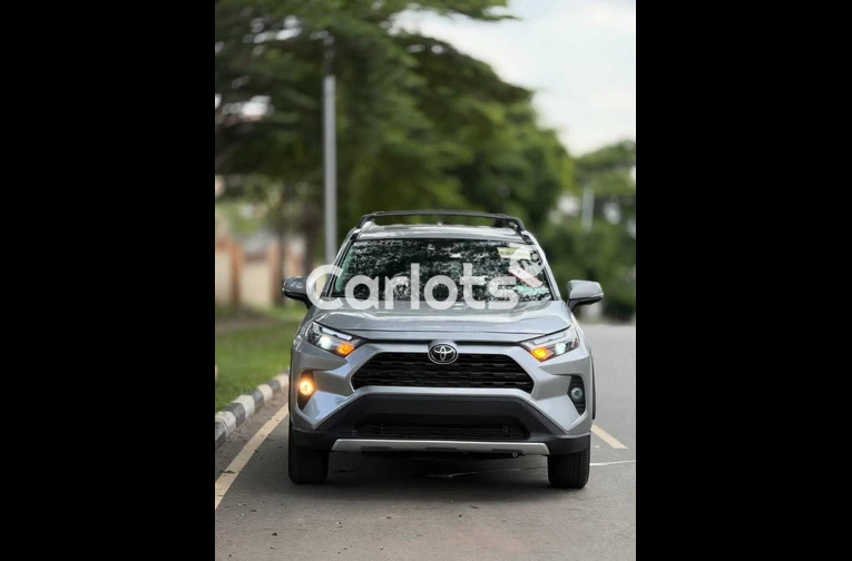 2025 Toyota Rav4 XLE TRIM - 6/7