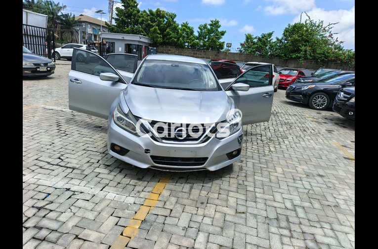 BOUGHT BRAND NEW 2018 NISSAN ALTIMA SV