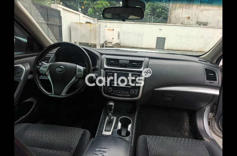 BOUGHT BRAND NEW 2018 NISSAN ALTIMA SV - 2/7