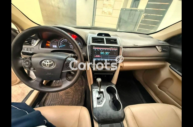 Toyota - 3/6