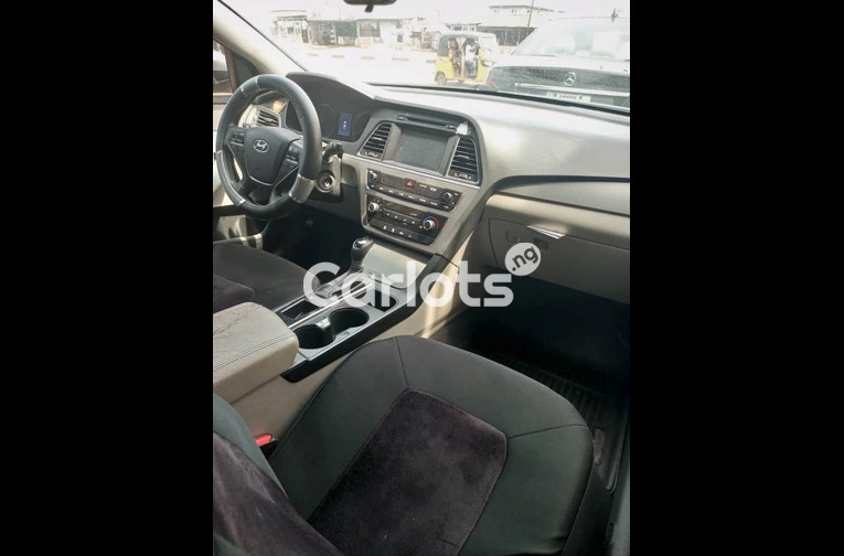 TOKUNBO 2016 Hyundai Sonata - 2/7