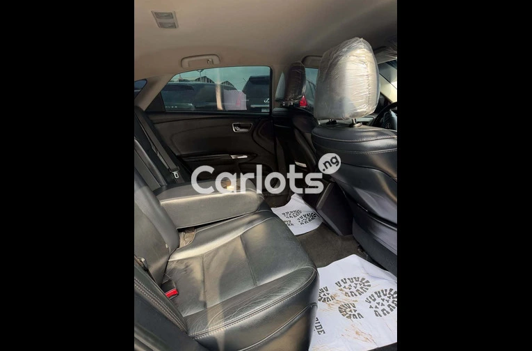 Clean Tokunbo 2016 Toyota Avalon - 5/7