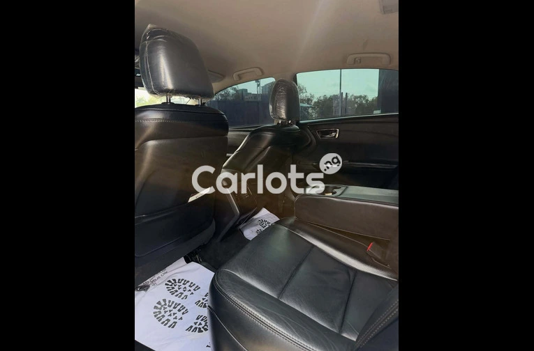 Clean Tokunbo 2016 Toyota Avalon - 6/7