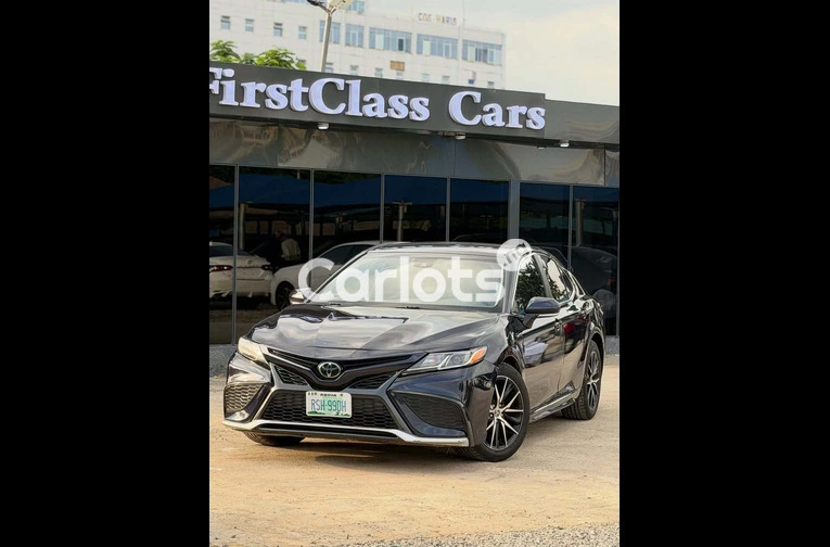 2021 Toyota Camry - 2/7