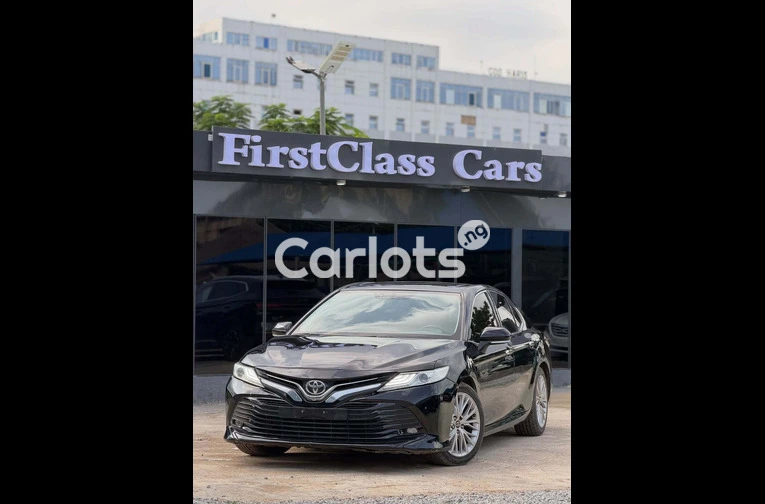 2021 Toyota Camry - 2/7