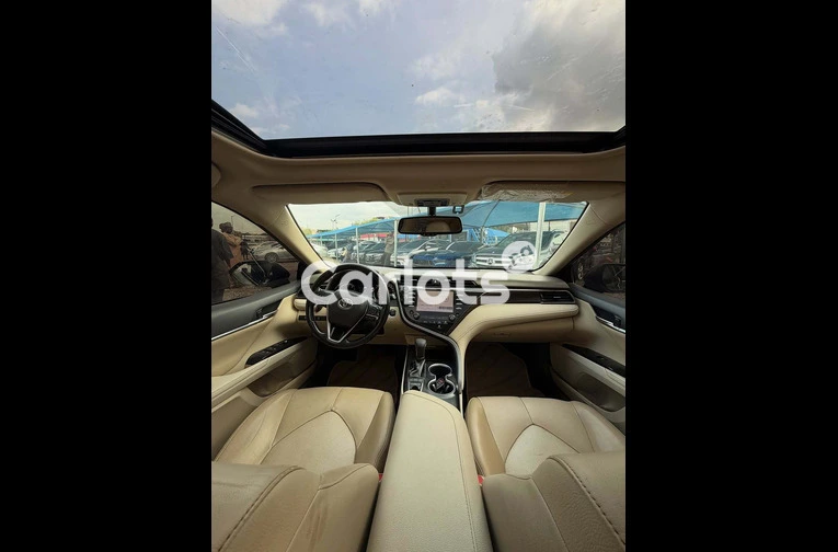 2021 Toyota Camry - 3/7