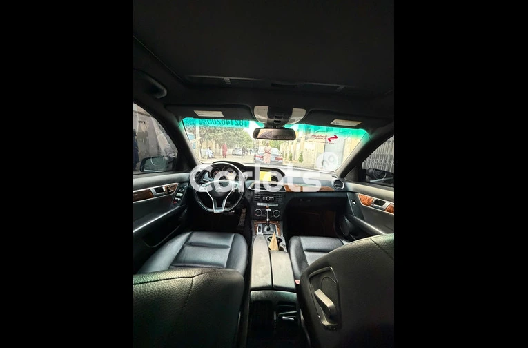 2012 Mercedes Benz C300 - 6/7