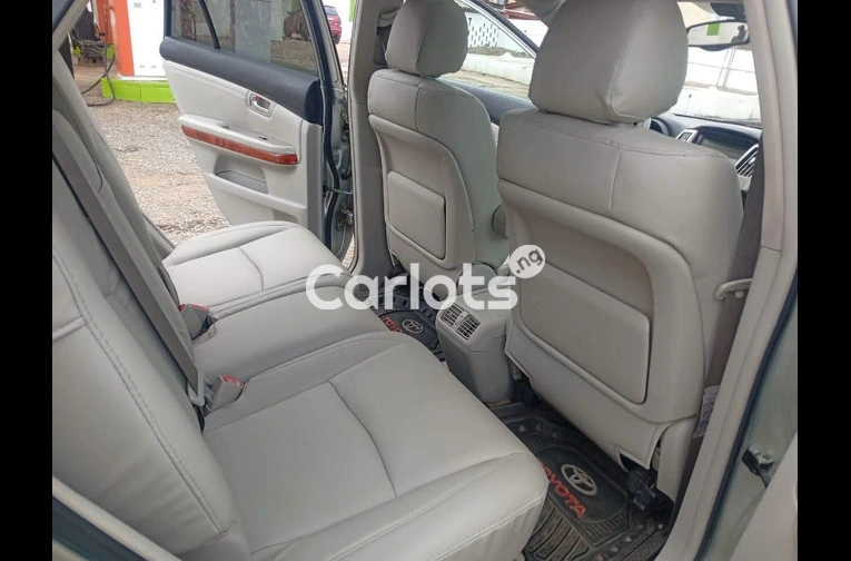 2005 LEXUS RX330 - 7/7