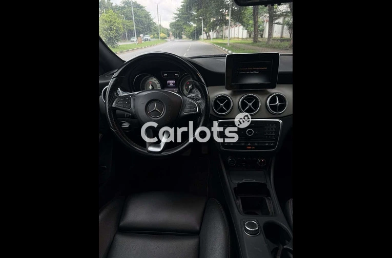 Foreign Used 2017 Mercedes Benz GLA250 for sale in Asokoro, FCT - photo 4 of 7