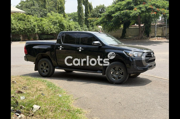 CLEAN NIGERIAN USED TOYOTA HILUX 2022 MODEL - 6/6