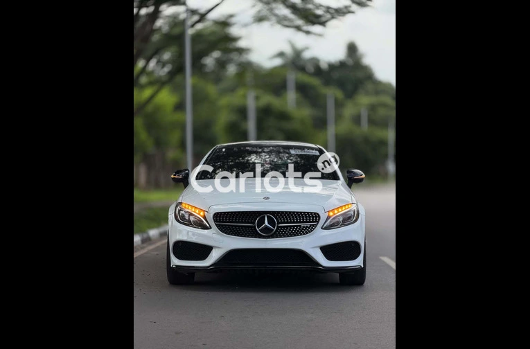 Sharp Foreign Used C43 AMG Coupe – Powerful AMG Performance - 2/7