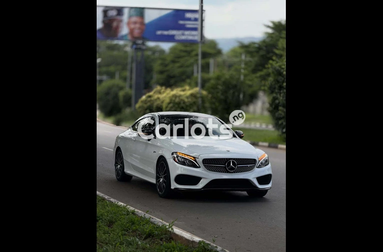 Sharp Foreign Used C43 AMG Coupe – Powerful AMG Performance - 3/7