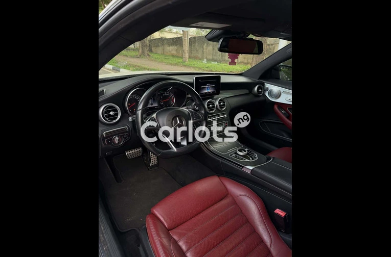 Sharp Foreign Used C43 AMG Coupe – Powerful AMG Performance - 4/7