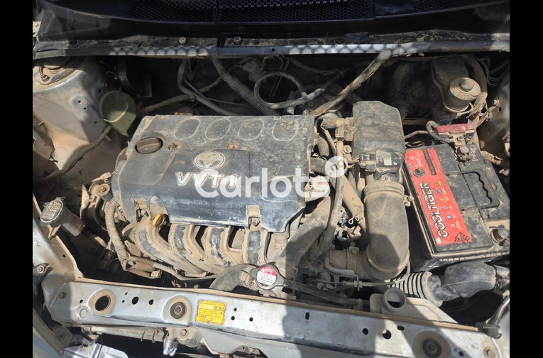 CLEAN 2005 TOYOTA YARIS - 5/6