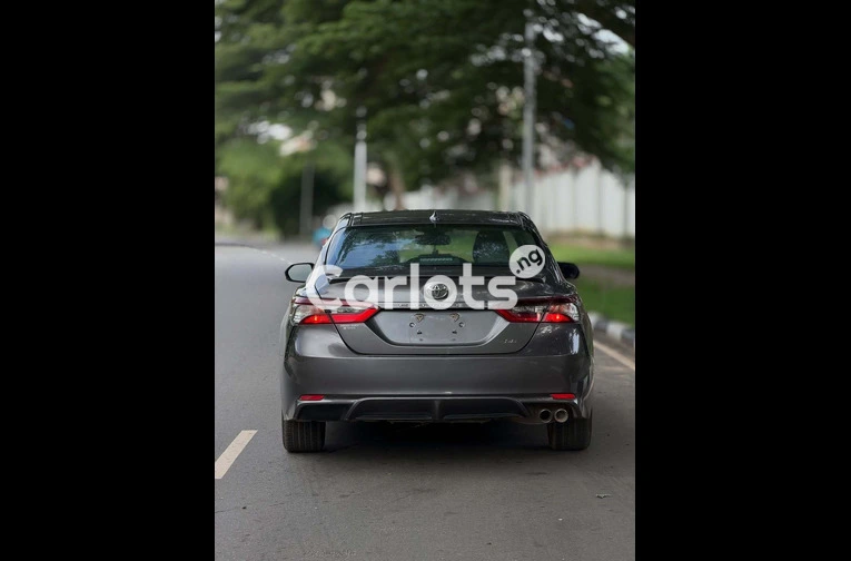 Clean Foreign Used Toyota Camry SE – Nothing to Fix, Ready to Drive - 7/7