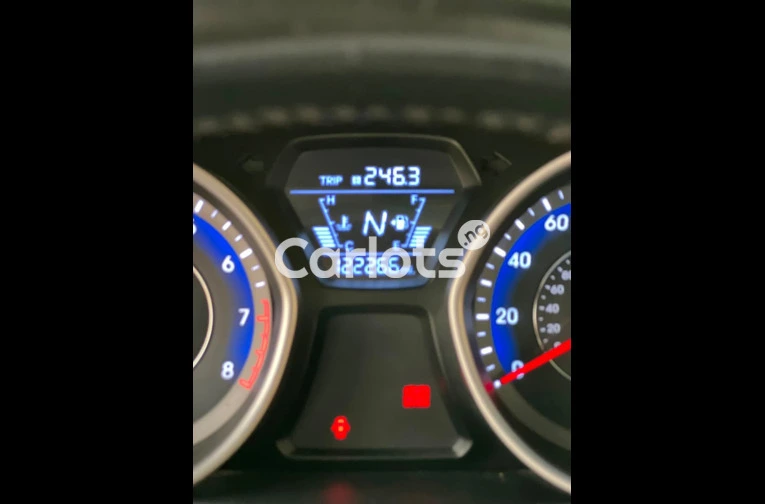 2014 HYUNDAI ELANTRA - 4/7