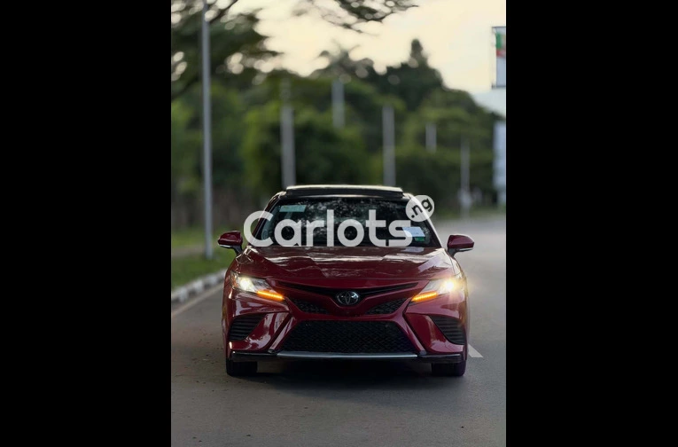 2018  Toyota Camry XSE Foreign Used - 2/7