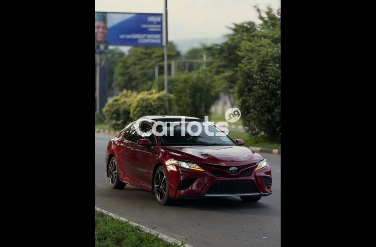2018  Toyota Camry XSE Foreign Used - 3/7