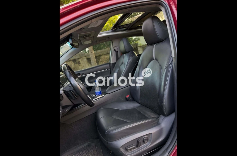 2018  Toyota Camry XSE Foreign Used - 6/7