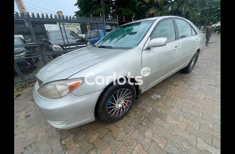 Pure First Body 2003 Toyota Camry LE V4
