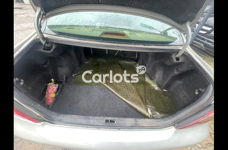 Pure First Body 2003 Toyota Camry LE V4 - 4/7
