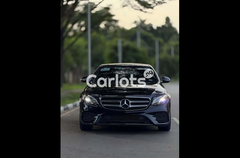 2017 Mercedes Benz E300 - 2/7