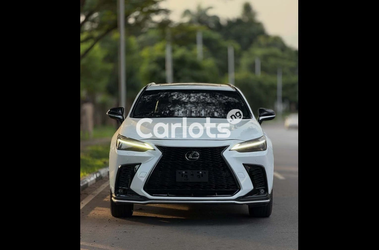 2022 Lexus NX400h - 2/7
