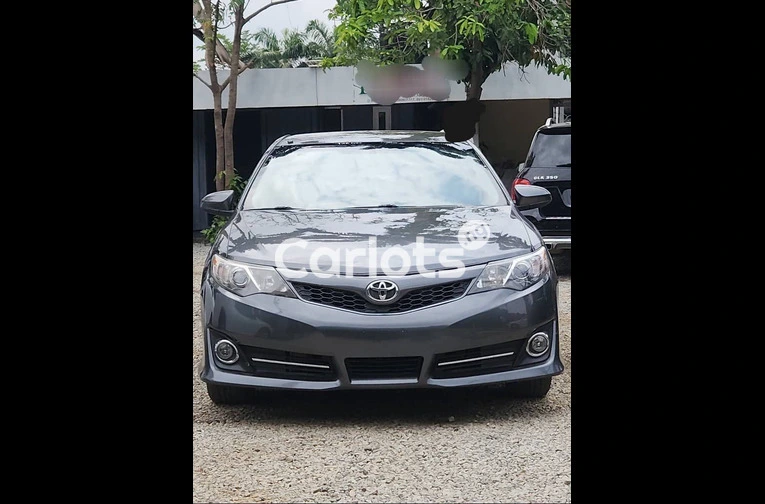 USED TOYOTA CAMRY 2014 SE
