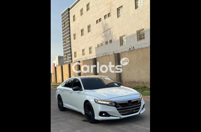 FEW MONTHS USED 2019 HONDA ACCORD SPORT for sale in Nassarawa, Kano - thumbnail 4