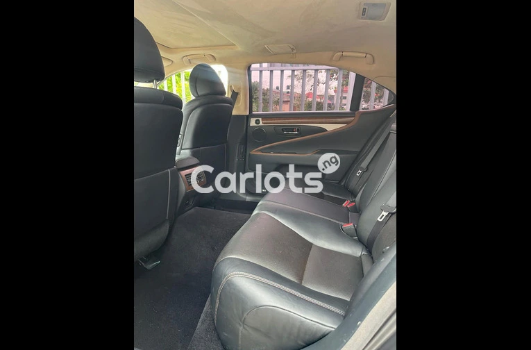 2016 Lexus LS 460 AWD - 4/7