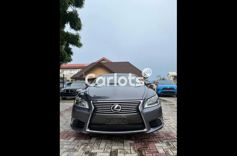 2016 Lexus LS 460 AWD - 6/7