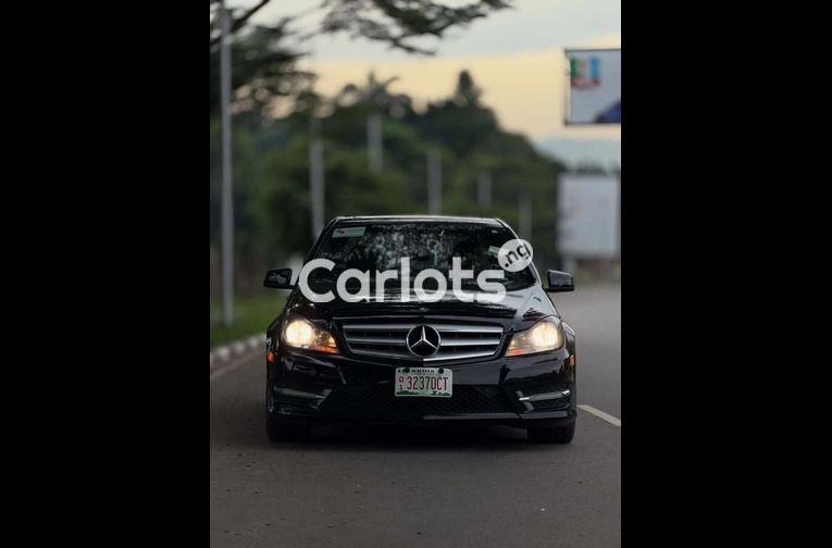 Clean Foreign Used 2013 Mercedes Benz C300 - 2/7