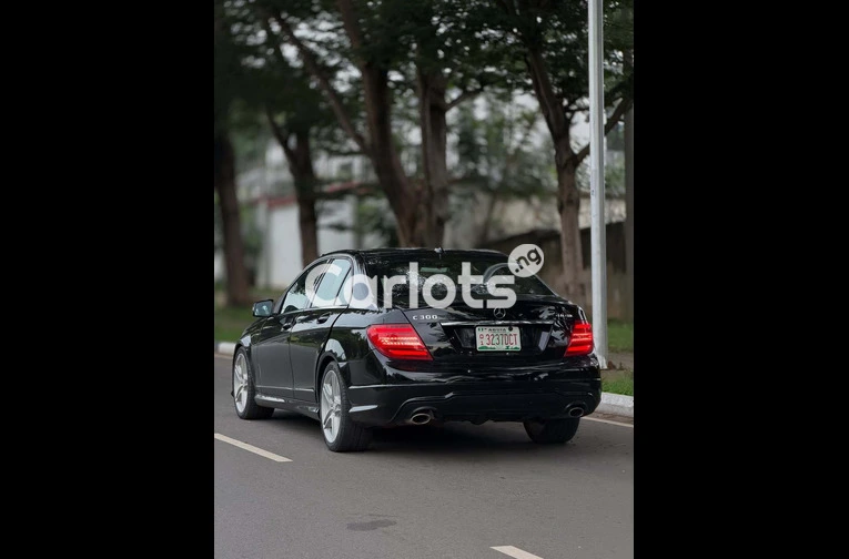 Clean Foreign Used 2013 Mercedes Benz C300 for sale in Asokoro, FCT - photo 7 of 7