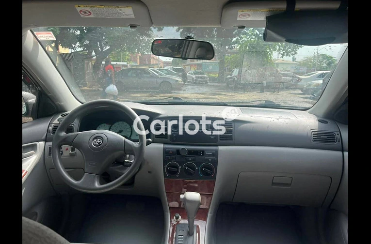 TOYOTA COROLLA LE 2005 - 6/7