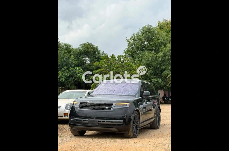 2025 Range Rover Vogue P530