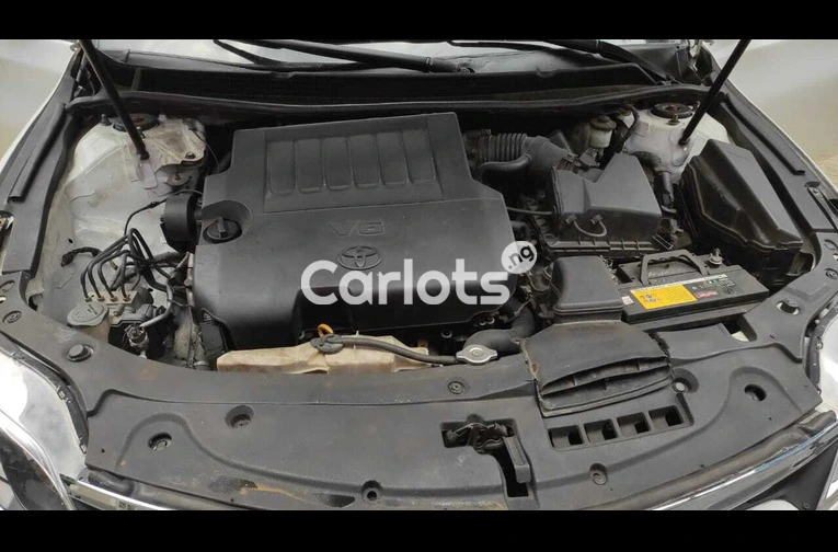 SUPER CLEAN 2016 TOYOTA AVALON for sale in Rumudara, Rivers - thumbnail 4