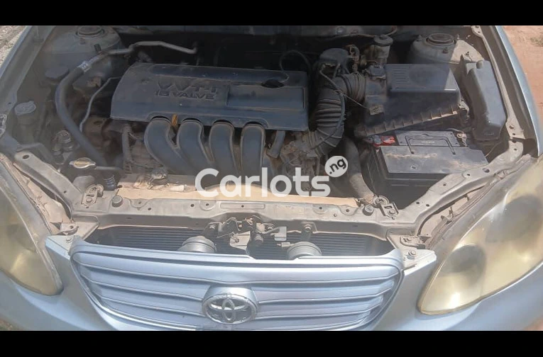 Toyota Corolla - 5/6