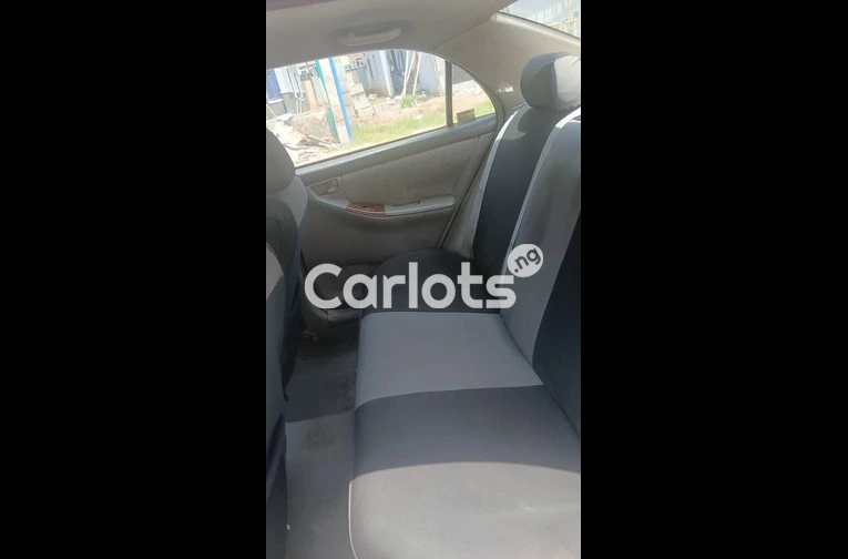 Toyota Corolla - 6/6