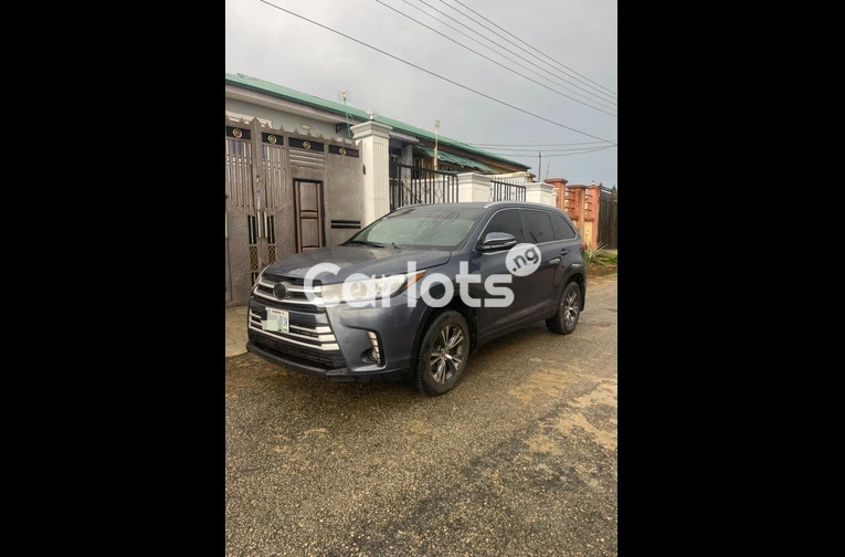 Clean Registered 2017 Toyota Highlander XLE AWD V6 - 1/7