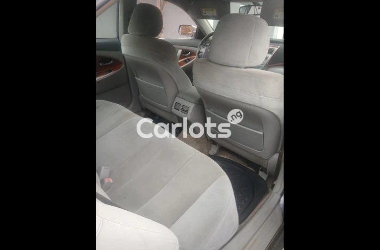Toyota Camry 2009 XLE - 3/7