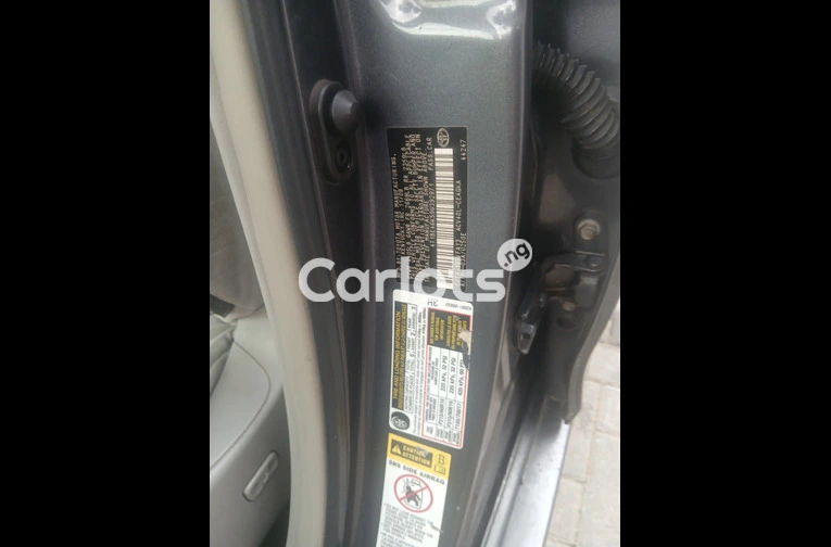 Toyota Camry 2009 XLE for sale in Gbagada, Lagos - photo 5 of 7