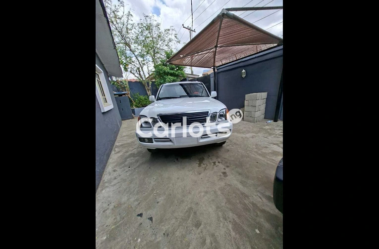 Lexus LX570 2001